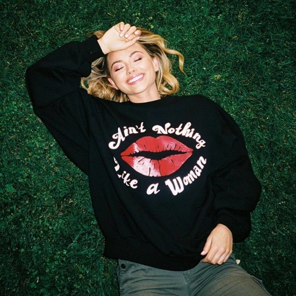 simple gospel aint nothing like a woman black red lips sweater size small - Picture 2 of 7